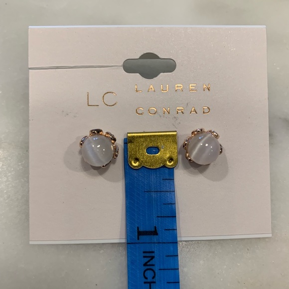 NWT Lauren Conrad Rose Gold Tone Studs With Clear White Center Stone - Picture 3 of 3